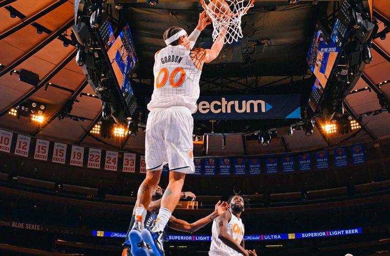 24直播网1月19日讯，尼克斯坐镇主场迎战魔术，最终尼克斯主场91-84力克魔术。