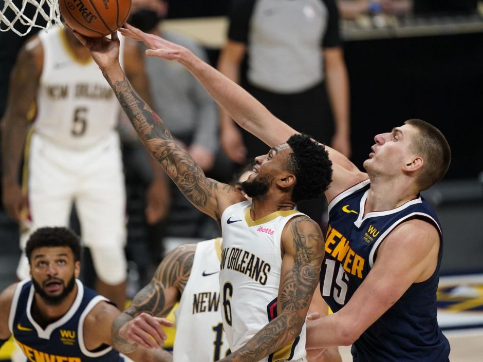 约基奇奋力封盖