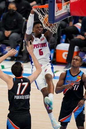 2020-2021赛季NBA常规赛精彩图片：活塞客场132-108战胜雷霆。活塞方面七人得分上双。
