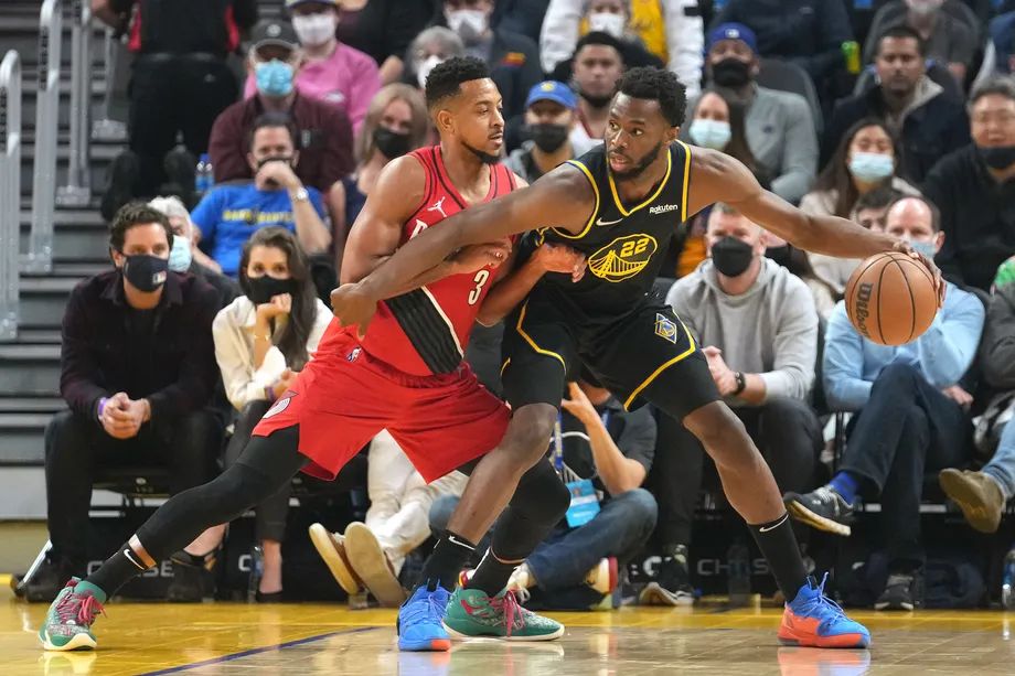 维金斯背身单打麦科勒姆