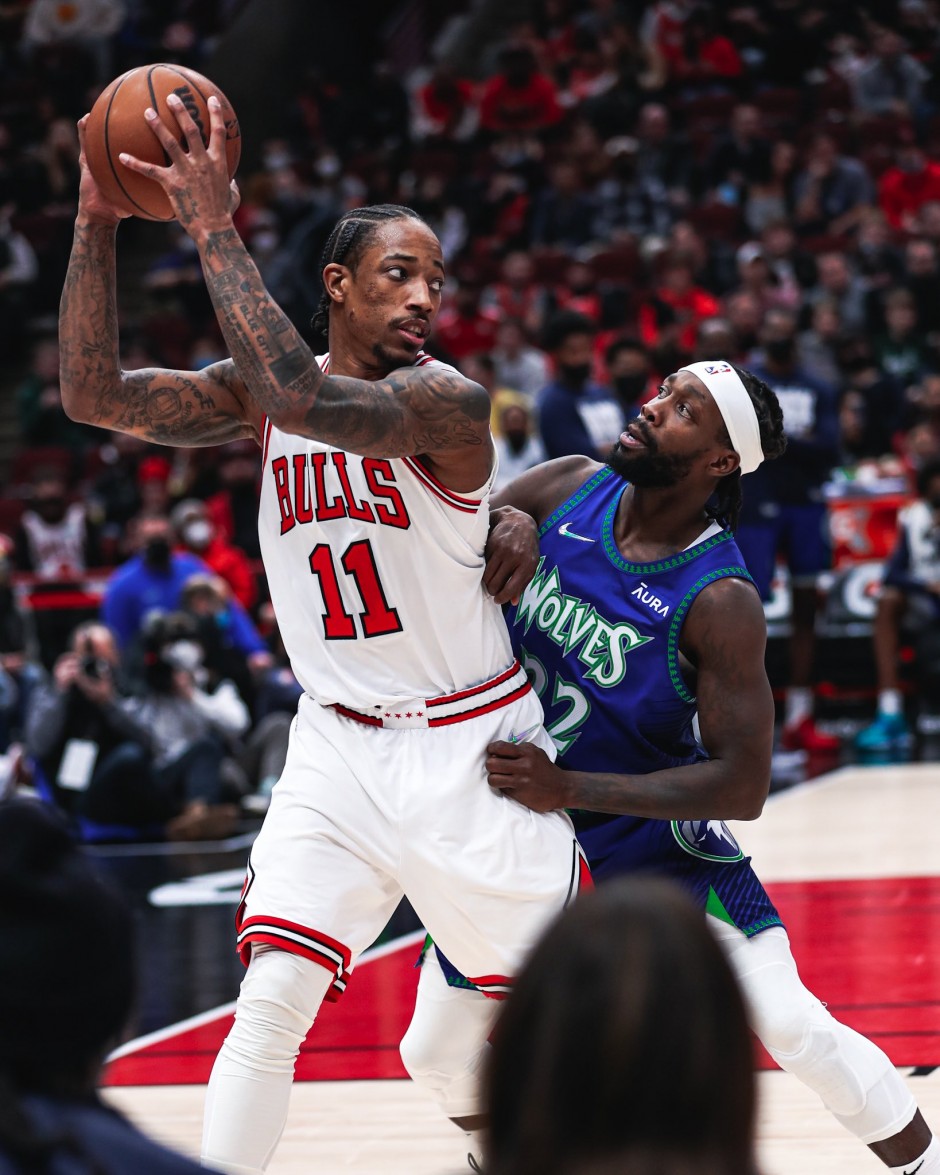 德罗赞持球背身单打