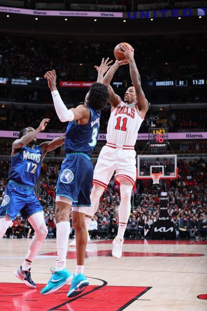 德罗赞后仰跳投