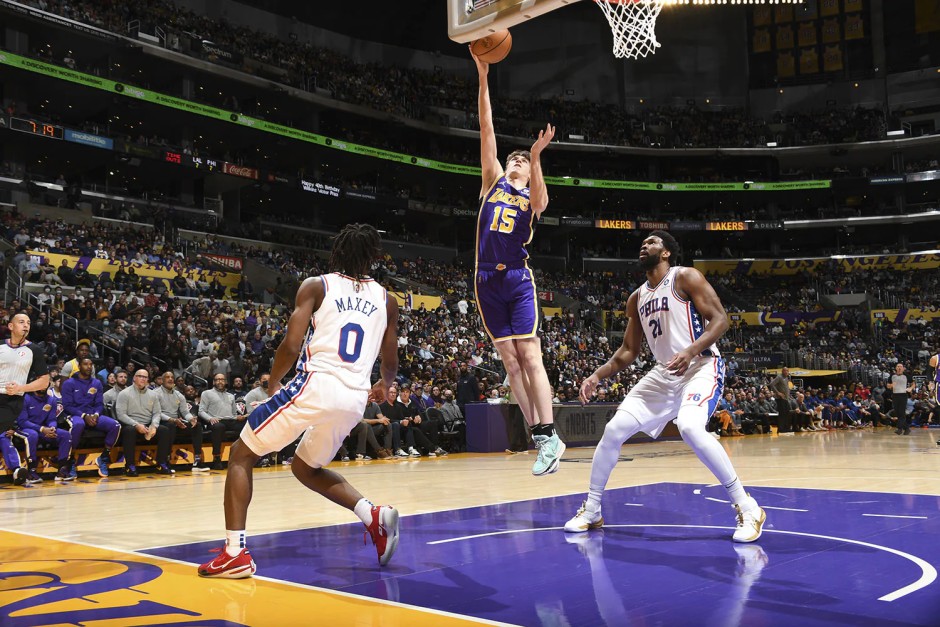 里夫斯突破上篮