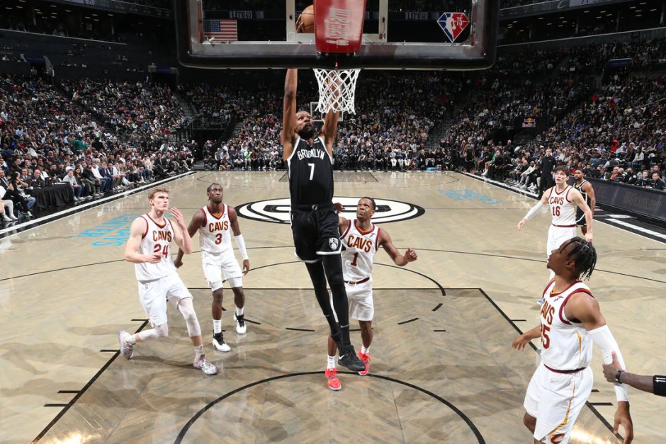 杜兰特双手扣篮