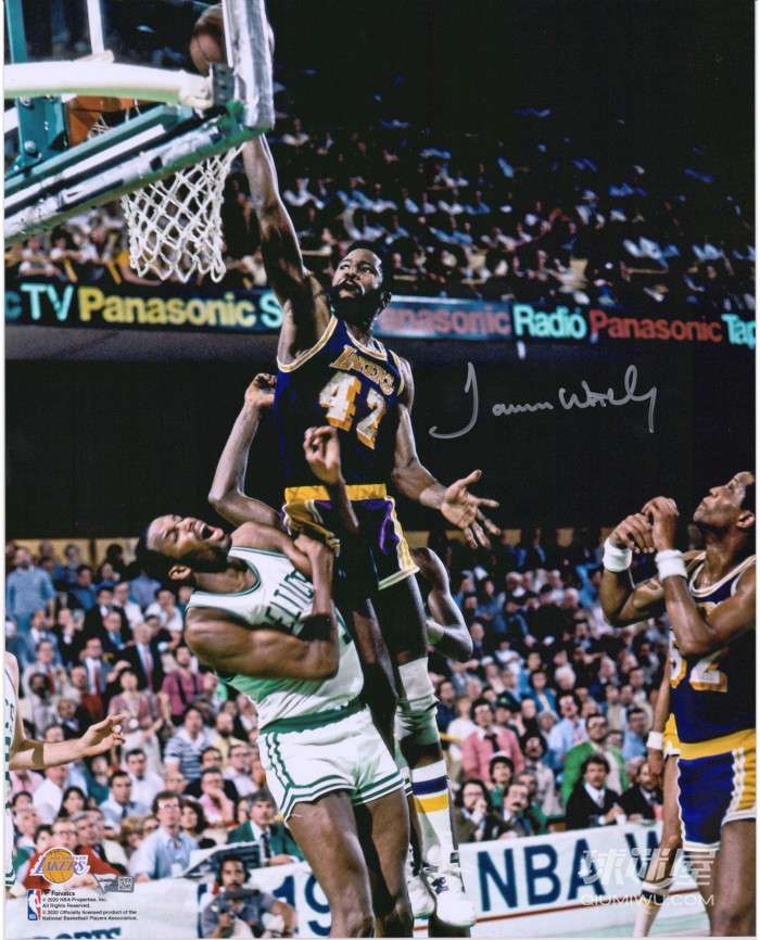 “眼睛蛇”詹姆斯沃西超清手机壁纸