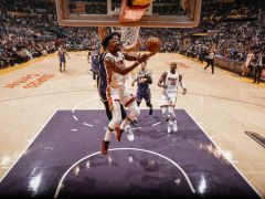 湖人VS爵士半场：米切尔21+1+1，戴维斯22+7+2，湖人以58-56暂时领先对手2分