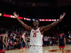 奥孔古臂展高达2米16让成为三秒区的防守悍将