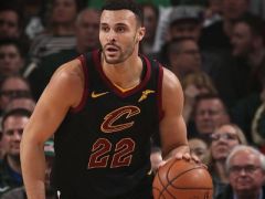 字母哥26+10+7雄鹿复仇成功，乐福20+19骑士负雄鹿