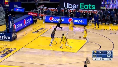 【NBA集锦】格林篮下1v3震慑对手 瞋目横矛万夫莫开