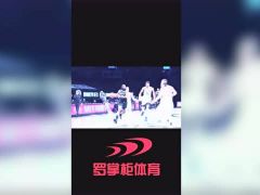 【NBA集锦】笑疯了！哈登什么操作？进球没人庆祝打裁判屁股？
