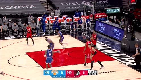 【NBA集锦】面对利拉德不手软 巴雷特强突篮下两分打进