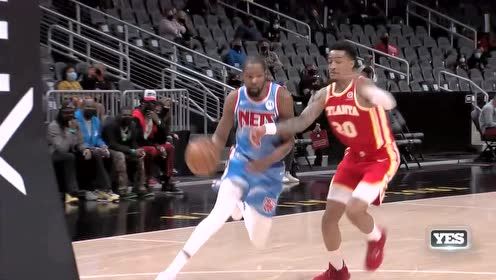 【NBA集锦】不厚道！杜兰特怼倒科林斯命中后仰 露“纯真”微笑！