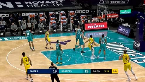 【NBA集锦】麦康奈尔击地妙传 迈克德莫特心领神会上篮得手