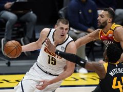 NBA精彩图片：常规赛约基奇47分，掘金128-117轻取爵士