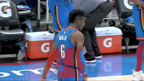 【NBA集锦】遭遇钉板血帽＋篮下被凿穿 留给雷霆的时间不多了