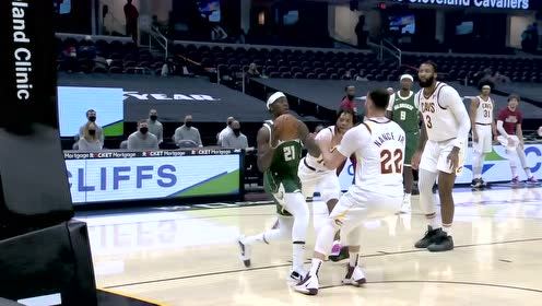 【NBA集锦】霍勒迪假突真传游刃有余 米德尔顿中距离稳稳命中