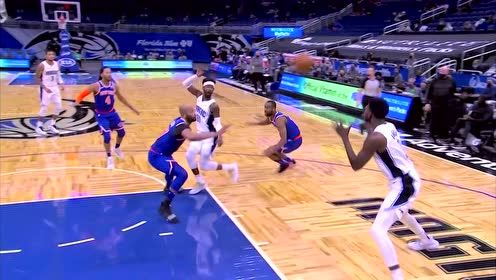 【NBA集锦】湖人的潜在猎物！班巴篮下暴起双手暴扣