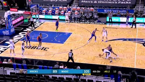 【NBA集锦】对尼克斯杀人诛心！迈卡威杀进内线完成暴扣