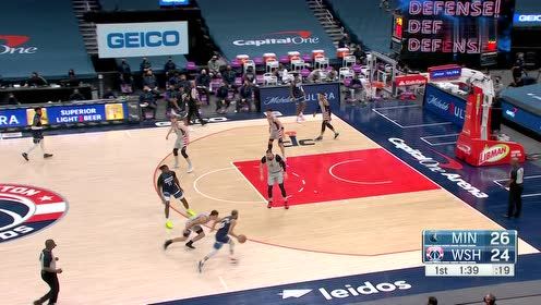 【NBA集锦】如入无人之境！贝尔坦斯平地起飞自抛自扣力压全场