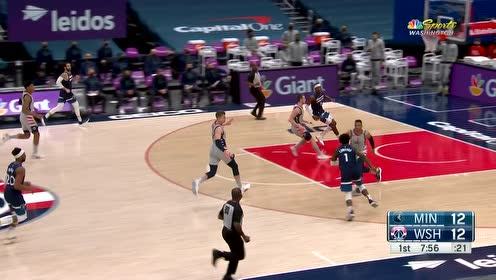 【NBA集锦】螳螂捕蝉黄雀在后 比尔大步流星飞身上篮遭无情封盖