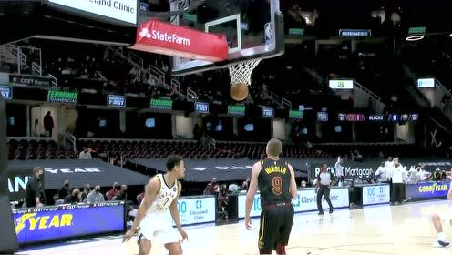 【NBA集锦】杀人还要诛心 霍乐迪三分麦康奈尔抢断一举扩大分差