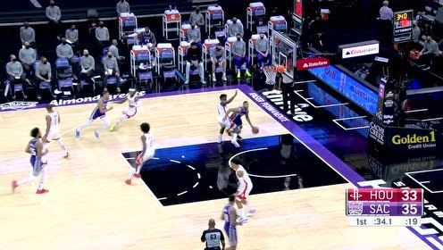 【NBA集锦】跟他爸一样挂两下篮筐 小马丁冲天补扣