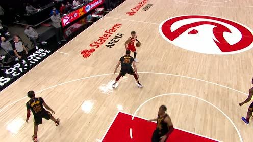 【NBA集锦】特雷杨只用小幅度后撤步 已经拉开足够空间投中三分