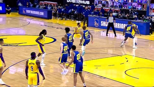 【NBA集锦】你确定这人36岁？詹姆斯脚踩祥云冲天暴扣势大力沉