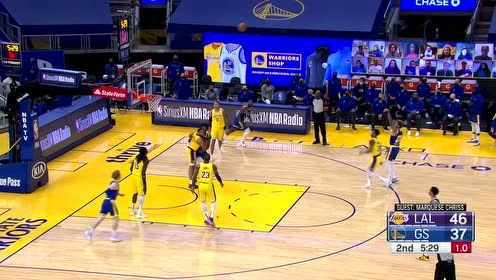 【NBA集锦】一招鲜吃遍天！詹姆斯鸳鸯戏水漂移中投压哨打进