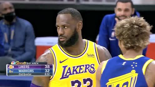 【NBA集锦】又调皮了！詹姆斯赌气撞曼尼恩后表情像个熊孩子