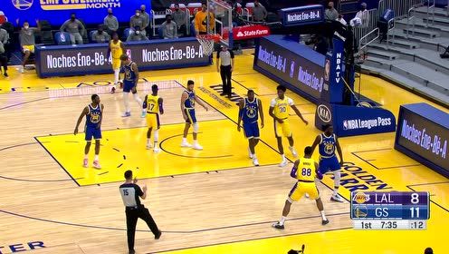 【NBA集锦】人间进攻万花筒 库里人缝闪转腾挪突破失衡打进得手