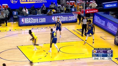 【NBA集锦】库兹马眼疾手快夹缝妙传 哈雷尔禁区起势双臂战斧重扣