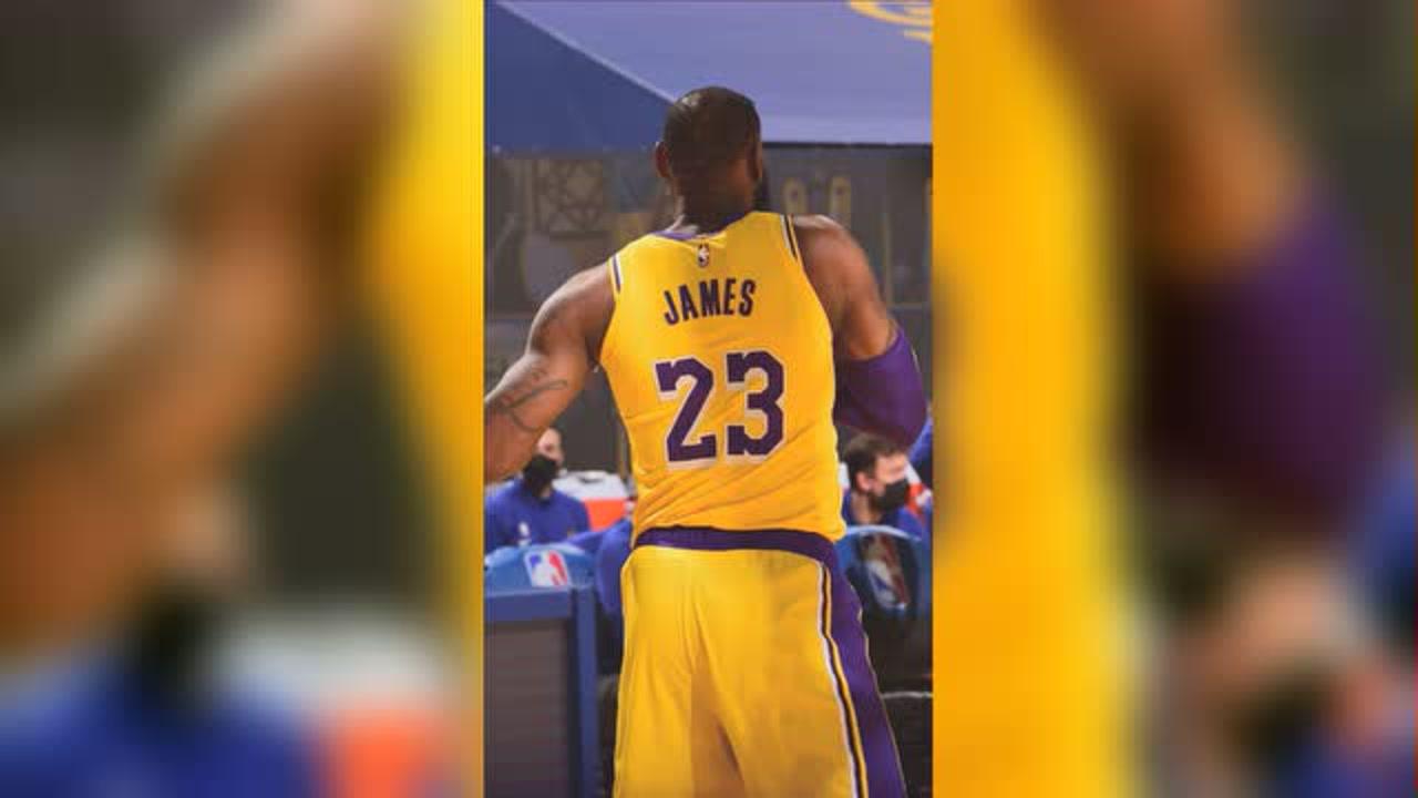 【NBA集锦】传球也能传出优越感！老詹：这么简单的动作 我没教过你们吗？