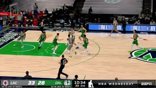 【NBA集锦】泡椒一攻一传打停独行侠 祖巴茨大步流星扣篮吃饼