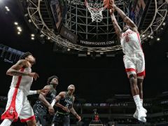 NBA常规赛：三节战罢，火箭91-76领先森林狼15分