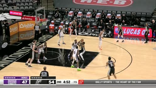 【NBA集锦】曼巴传人！德罗赞梦幻脚步晃晕希尔德