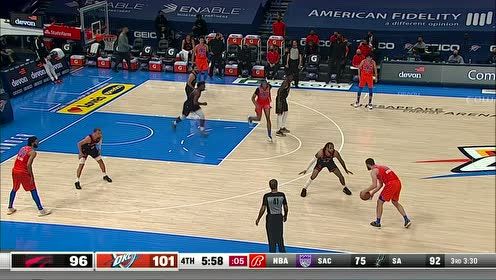 【NBA集锦】场边高手齐声欢呼 米凯卢克连续两记高难度三分证明实力