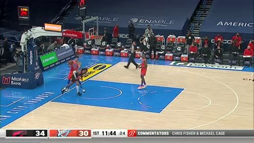 【NBA集锦】半路杀出个程咬金 特伦特机警抢断滑翔单臂战斧劈扣一条龙