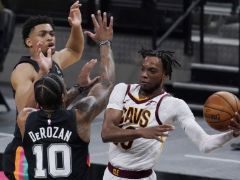NBA精彩图片：骑士125-101大胜马刺