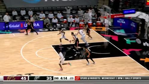 【2021年04月06日 骑士vs马刺集锦】反击快攻单骑闯关 德罗赞顶飞韦德一条龙上篮建功