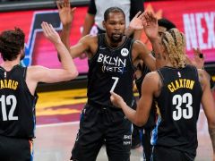 NBA精彩图片：鹈鹕111-139不敌篮网