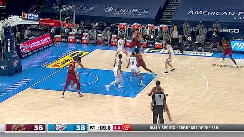 【2021年04月09日 骑士vs雷霆集锦】默契无间 塞克斯顿德拉双人配合戏耍防守