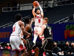 拉文轰下职业生涯首个50分，遗憾不敌老鹰成里程悲