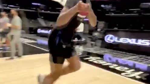 【2021年04月12日 活塞vs快船集锦】开心的像个两百斤的孩子 泡椒赛前logoshot一击中的