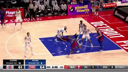 【2021年04月15日 快船vs活塞集锦】祖巴茨篮下羞辱大帽对手人仰马翻 曼恩光速反击一条龙