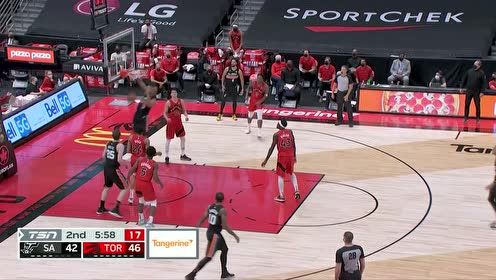 【2021年04月15日 马刺vs猛龙集锦】穆雷抢断反击送助攻 约翰逊突破滑翔劈扣轰炸篮筐