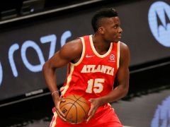 卡佩拉本赛季多次拿到至少20分20板3帽！1999年穆大叔后队史首人