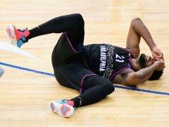 NBA精彩图片：太阳116-113战胜76人