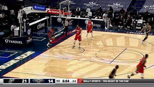 【2021年04月25日 马刺vs鹈鹕集锦】假动作虚晃一枪 德罗赞底线杀入双手暴扣