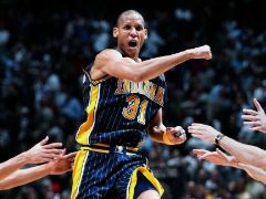 步行者队史最佳球员！雷吉-米勒31号球衣退役